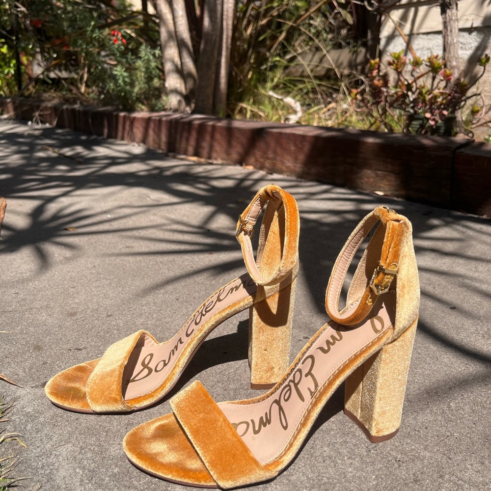 Sam Edelman Women's Tan Velvet Block Heels